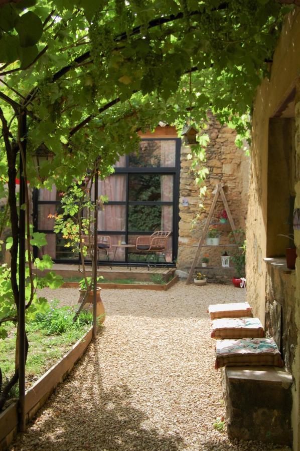 La Bucolique, Chambres Et Jardin D'Hotes Sabran Bagian luar foto