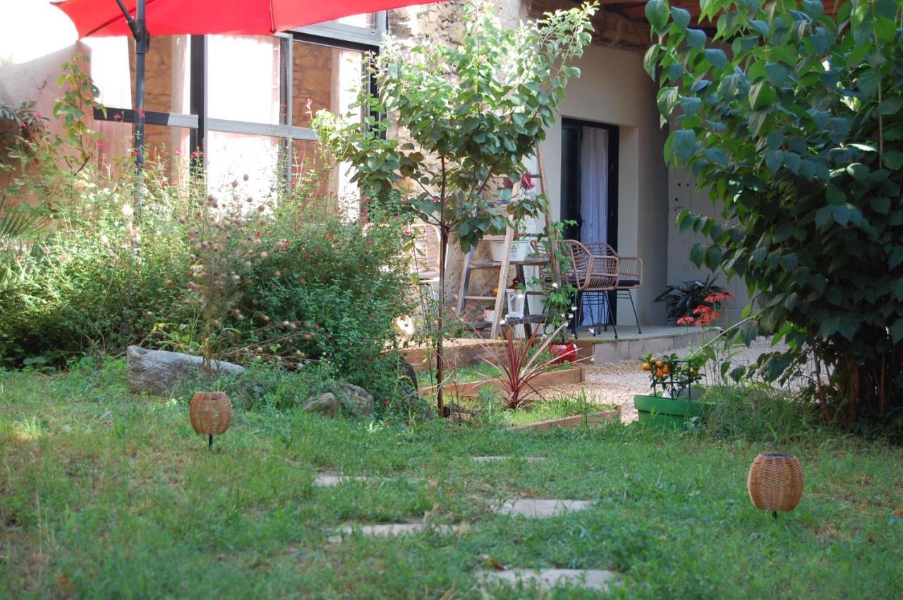 La Bucolique, Chambres Et Jardin D'Hotes Sabran Bagian luar foto