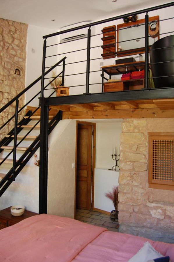 La Bucolique, Chambres Et Jardin D'Hotes Sabran Bagian luar foto